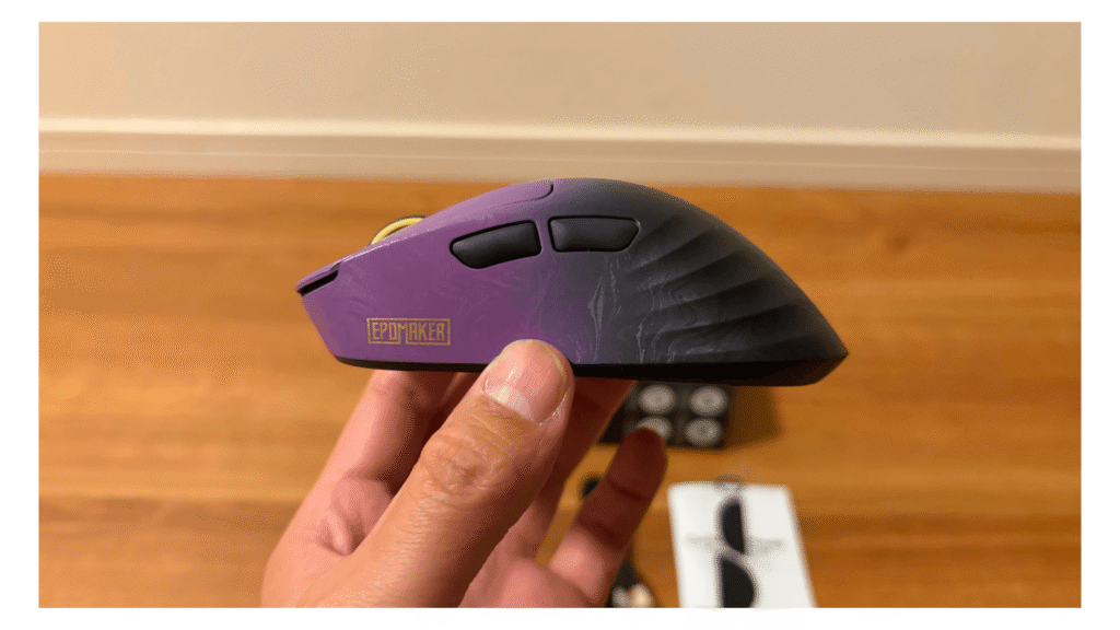 Carbonis Mouseのエルゴノミクス形状