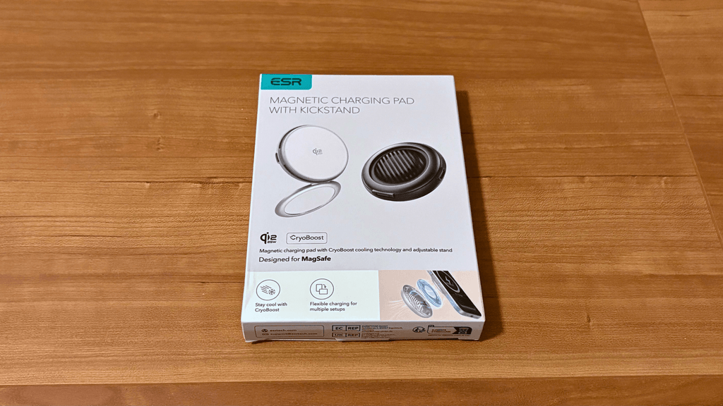 ESR Cyclone 25W マグネット充電パッドのパッケージ