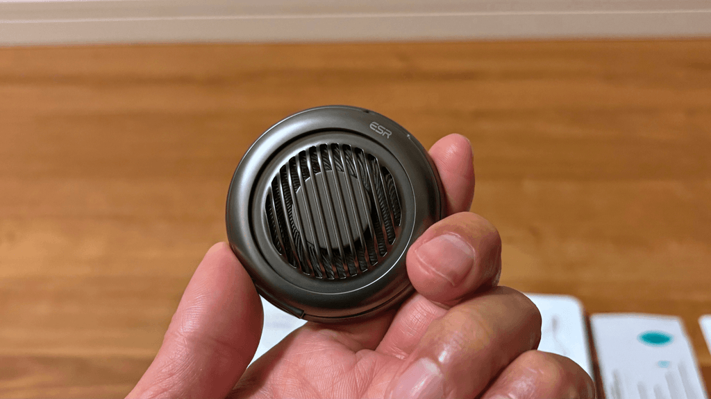 ESR Cyclone 25Wのパッド表面